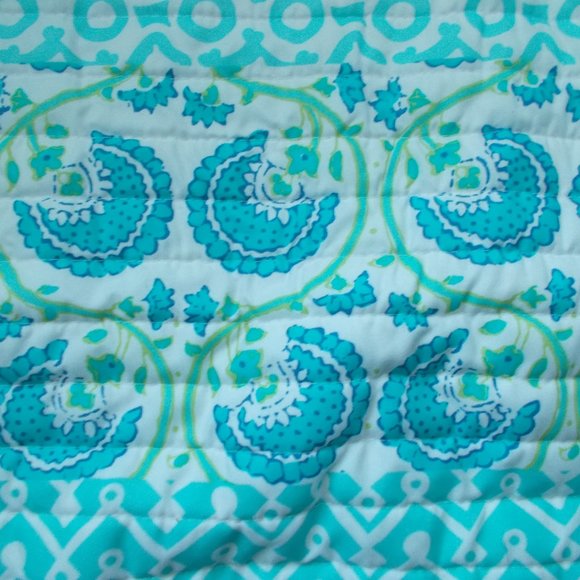 NWOT Kensie Home Set of Two Quilted Shams 21"x 27" - Picture 6 of 12